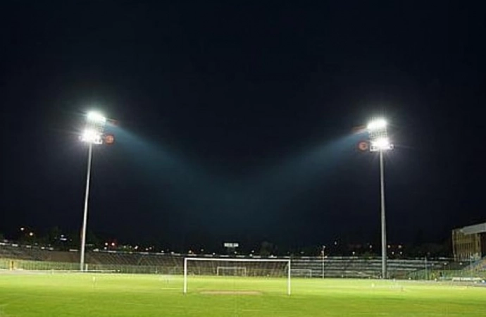 Więcej pieniędzy na stadionową murawę